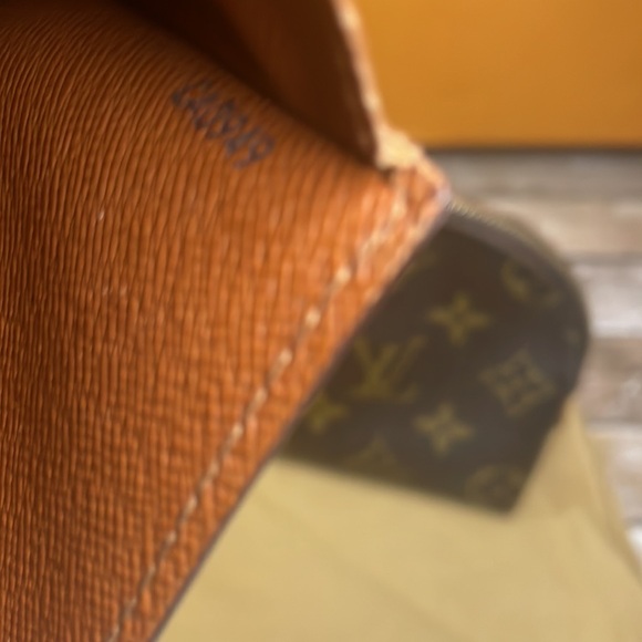 Louis Vuitton Wallet - Picture 13 of 13